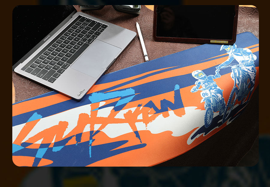 "LIGHT BEE" mouse pad