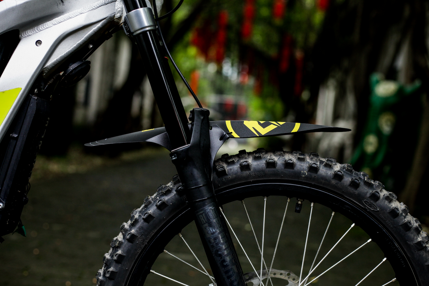 SUR-RON FLEXIBLE FRONT FENDER TO FIT THE RST FRONT FORK MODELS
