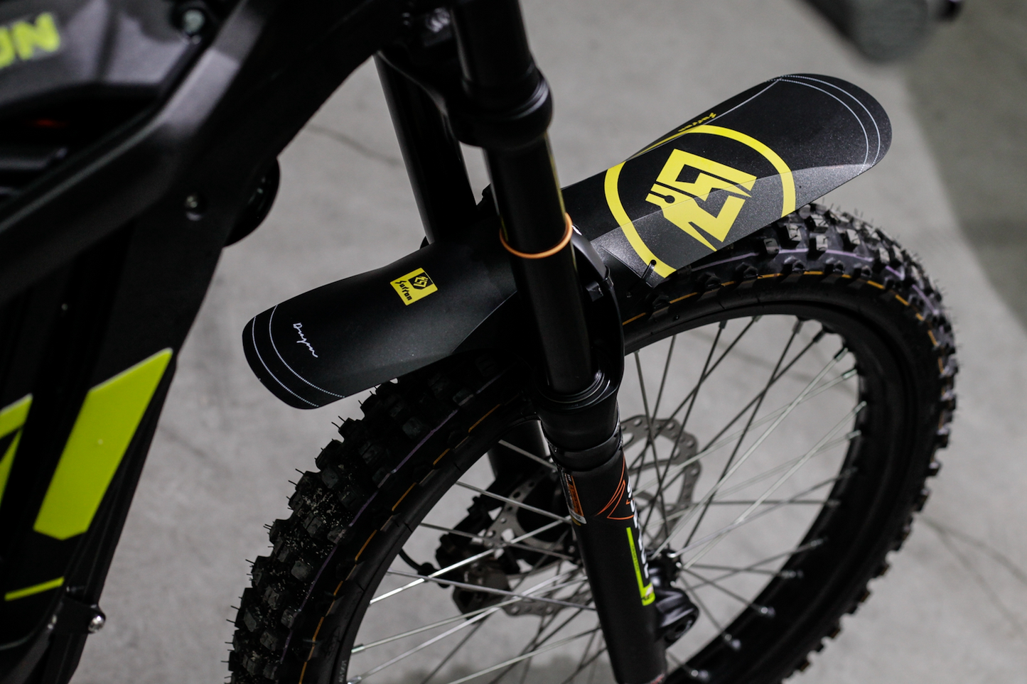 SUR-RON FLEXIBLE FRONT FENDER TO FIT THE RST FRONT FORK MODELS